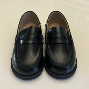 NWOT black toddler boy dress shoes.